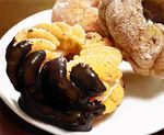 blurry chocolate depth_of_field doughnut food french_cruller mister_donut no_humans original pastry photo-referenced photorealistic plate still_life usatan_(artist) 