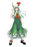  bow commentary_request dress ex-keine fingernails green_dress green_hair highres horn_bow horn_ribbon horns kamishirasawa_keine long_fingernails long_hair multicolored_hair red_eyes ribbon silver_hair solo touhou two-tone_hair weiyinji_xsk white_background 