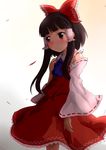  bad_id bad_pixiv_id bangs blunt_bangs blush brown_eyes brown_hair dai-erie detached_sleeves hair_tubes hakurei_reimu highres ribbon short_hair_with_long_locks skirt solo touhou 