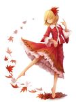  aki_shizuha autumn_leaves bangs barefoot blonde_hair buttons closed_eyes full_body hair_ornament highres leaf_clothing leg_up long_sleeves plantar_flexion red_shirt red_skirt shirt short_hair simple_background skirt skirt_hold smile solo standing standing_on_one_leg tiptoes touhou white_background wide_sleeves yuren 