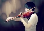  black_hair blurry bow_(instrument) closed_eyes commentary_request depth_of_field from_side instrument male_focus music original playing_instrument re:i shirt signature solo standing upper_body violin white_shirt 