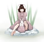  animal_ears barefoot black_hair bunny bunny_ears feet inaba_tewi konton red_eyes short_hair soles solo toes touhou 