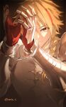  1boy armor bilibili_logo black_bow blonde_hair bow braid commentary cuffs fate/strange_fake fate_(series) gauntlets hair_between_eyes hair_over_shoulder handcuffs hands_up highres long_hair looking_at_viewer male_focus multicolored_hair plate_armor red_eyes rhg richard_i_(fate) signature smile solo streaked_hair upper_body 