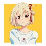  1girl blonde_hair bob_cut border closed_mouth commentary hair_ribbon head_tilt highres looking_at_viewer lycoris_recoil nishikigi_chisato one_side_up red_eyes red_ribbon ribbon ryuryu_7150 shirt short_hair solo upper_body white_border white_shirt 