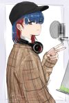  1girl alternate_costume baseball_cap black_hat blue_eyes blue_hair border brown_shirt closed_mouth colored_inner_hair from_side grey_border hair_behind_ear hand_up hat headphones headphones_around_neck highres isshiki_(ffmania7) jewelry kamitsubaki_studio long_sleeves looking_at_viewer looking_to_the_side medium_hair microphone multicolored_eyes multicolored_hair outside_border plaid plaid_shirt red_eyes red_hair red_nails rim_(kamitsubaki_studio) ring shirt simple_background smile solo studio_microphone upper_body v virtual_youtuber white_background yellow_pupils 