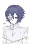  1boy blue_eyes blue_hair capelet chinese_commentary closed_mouth colored_skin commentary_request flower flower_over_eye gold_trim hair_between_eyes hair_intakes luobu13387 male_focus rose saibou_shinkyoku shirt simple_background sketch smile solo upper_body utsugi_noriyuki white_background white_capelet white_flower white_rose white_shirt white_skin 