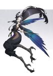  1girl bare_shoulders bird_legs black_eyes black_feathers black_hair black_nails blue_feathers blue_wings commentary dual_wielding feathered_wings feathers gradient_wings grey_background grin hairband harpy highres holding holding_knife knife long_hair looking_at_viewer mogumo monster_girl multicolored_wings open_mouth original pointy_ears side_slit smile solo talons white_hairband winged_arms wings 