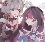  2girls anger_vein bare_shoulders black_collar black_hair black_sleeves blush bow bowtie closed_eyes closed_mouth collar columbina_(genshin_impact) commentary detached_collar detached_sleeves dress eye_mask genshin_impact hair_ornament head_wings highres long_hair mask multicolored_hair multiple_girls multiple_wings open_mouth purple_hair purple_streaks ribbon sandrone_(genshin_impact) short_hair_with_long_locks simple_background streaked_hair twitter_username two-tone_hair upper_body very_long_hair white_background white_bow white_dress white_wings wing_hair_ornament wings yufiyuuuuyuyu yuri 
