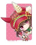  1girl airi_(akamichiaika) animal_ears border brown_hair chibi chibi_only commentary_request ear_covers hand_puppet hat highres horse_ears horse_girl looking_at_viewer marche_lorraine_(racing)_(umamusume) marche_lorraine_(umamusume) pink_background puppet red_eyes red_hat short_hair smile solo translation_request umamusume upper_body white_border 