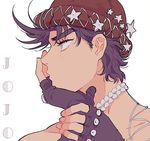  blue_eyes fingerless_gloves gloves hat jewelry jojo_no_kimyou_na_bouken joseph_joestar_(young) male_focus mapi_(mup1228) necklace pearl_necklace purple_hair solo 