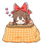  blush bow chibi closed_eyes food fruit hair_bow hakurei_reimu heart kotatsu mandarin_orange sleeping solo table touhou uesuto_(nisisan) 