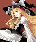  apron blonde_hair bow braid colored_eyelashes eyelashes face hair_bow hat hat_ribbon highres kirisame_marisa long_hair long_sleeves ribbon simple_background smile smirk solo touhou vetina wide_sleeves witch witch_hat yellow_eyes 