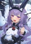  1girl arknights arknights:_endfield bare_shoulders black_gloves black_hairband black_horns black_ribbon breasts commentary dalmo_(pafe2444) detached_sleeves gloves hair_ribbon hairband highres holding_snowman horns long_hair long_sleeves looking_at_viewer medium_breasts open_mouth pink_eyes purple_hair ribbon smile snow snowman solo typhoeus_(arknights) typhon_(arknights) upper_body 