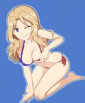  american_flag_bikini barefoot bikini blonde_hair blue_background blue_eyes breasts cleavage flag_print full_body girls_und_panzer grin highres kay_(girls_und_panzer) kneeling large_breasts long_hair looking_at_viewer nanashino one_eye_closed outline side-tie_bikini simple_background smile solo swimsuit 