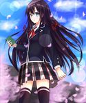  absurdres aqua_eyes black_hair black_legwear breast_hold breasts highres long_hair pleated_skirt school_uniform skirt solo thighhighs tongtongtong yahari_ore_no_seishun_lovecome_wa_machigatteiru. yukinoshita_yukino zettai_ryouiki 