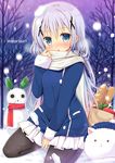  bag bare_tree blue_eyes blue_hair blush bread chestnut_mouth food gochuumon_wa_usagi_desu_ka? grocery_bag hair_ornament hairclip hat kafuu_chino long_hair mori_airi open_mouth pantyhose scarf shopping_bag snow snow_on_head snowing snowman tippy_(gochiusa) tree x_hair_ornament 