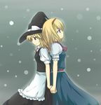  alice_margatroid back-to-back blonde_hair hiiragi_mitsuna holding_hands kirisame_marisa multiple_girls snow touhou tsundere 