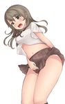  bangs blush breasts brown_eyes brown_hair commentary_request embarrassed hair_between_eyes highres long_hair medium_breasts miniskirt navel neit_ni_sei original panties panty_peek school_uniform shirt skirt skirt_tug solo t-shirt underwear wind wind_lift 