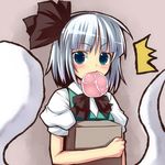  1girl black_bow black_hairband black_ribbon blue_eyes blush bow bowtie commentary_request food food_in_mouth hair_ribbon hairband hitodama konpaku_youmu konpaku_youmu_(ghost) looking_at_viewer meat mouth_hold puffy_short_sleeves puffy_sleeves ribbon saemon_(tonpura) short_hair short_sleeves silver_hair solo touhou upper_body vest 