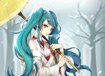  aegyo aqua_eyes aqua_hair bare_tree blurry blurry_background breath depth_of_field hair_ornament hairclip hatsune_miku highres japanese_clothes kimono long_hair looking_at_viewer oriental_umbrella snow snowflakes solo sunlight tree twintails umbrella very_long_hair vocaloid yuki_miku 