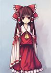  ascot bare_shoulders bow brown_eyes brown_hair detached_sleeves expressionless frilled_skirt frills grey_background hair_bow hair_tubes hakurei_reimu lavender_background lencokoey long_hair looking_at_viewer no_nose red_bow red_ribbon red_skirt ribbon simple_background skirt sleeves_past_wrists solo touhou 