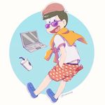  beret brown_hair cardigan circle computer cup disposable_cup from_behind hands_in_pockets hat laptop male_focus matsuno_osomatsu osomatsu-kun osomatsu-san patterned patterned_clothing script shonano shorts smile solo sunglasses twitter_username 