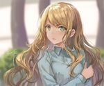  2016 artist_name blonde_hair blue_shirt blurry bush collared_shirt dated depth_of_field green_eyes hand_on_own_arm head_tilt holding_arm long_hair long_sleeves looking_at_viewer momoko_(momopoco) original outdoors parted_lips pink_lips plant serious shirt signature solo tree upper_body wing_collar 