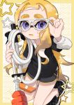  bike_shorts black_shirt blonde_hair glasses goo_tuber_(splatoon) highres inkling inkling_girl inkling_player_character kneeling long_hair long_sleeves pointy_ears purple_eyes sahata_saba shirt simple_background splatoon_(series) splatoon_3 star_(symbol) tentacle_hair white-framed_eyewear 