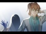  1boy 1girl arm_behind_head backlighting blue_gloves chaldea_logo closed_mouth fate/grand_order fate_(series) from_behind gloves green_eyes high_collar highres jewelry leonardo_da_vinci_(fate) light_smile long_hair long_sleeves looking_to_the_side medium_hair necklace ponytail romani_archaman tenoteno_syumi white_gloves 