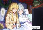  2girls blonde_hair chinese_text christmas christmas_tree closed_eyes coffee_mug commentary_request cup dogbrooo grey_hair highres holding holding_cup indoors kakegurui long_hair momobami_ririka mug multiple_girls parted_lips saotome_mary sleeping speech_bubble sweat sweater television translation_request white_sweater wreath yellow_eyes yellow_sweater yuri 