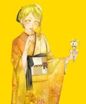  ayakami blonde_hair eating furisode hair_ornament highres japanese_clothes kimono long_hair looking_at_viewer original solo yellow yellow_background yellow_eyes yellow_kimono 
