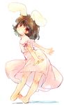  animal_ears barefoot black_hair bunny_ears bunny_tail dress grin inaba_tewi kneepits looking_back red_eyes sen1986 smile solo tail touhou 