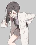  black_gloves black_hair glasses gloves gyuunyuu_(mashika) hand_on_hip highres labcoat leaning_forward male_focus necktie purple_eyes shorts smile solo touken_ranbu yagen_toushirou 