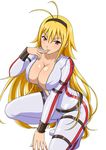  black_hairband blonde_hair bodysuit breasts chousen_(ikkitousen) cleavage collarbone finger_to_mouth full-length_zipper hairband ikkitousen large_breasts long_hair looking_at_viewer one_knee red_eyes shiny shiny_skin simple_background smile solo squatting unzipped white_background zipper 