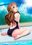  ass barefoot blush brown_hair chain-link_fence eyebrows fence idolmaster idolmaster_cinderella_girls kamiya_nao long_hair looking_back momoda_yasuhito one-piece_swimsuit open_mouth pool red_eyes sitting solo sparkle swimsuit wariza 