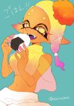  1girl aqua_background artist_name blonde_hair breasts colored_eyelashes dated_commentary earrings food frye_(deep_cut_outfit)_(splatoon) frye_(splatoon) gradient_hair highres holding holding_food inkling jewelry kainesato long_hair looking_at_viewer multicolored_hair multiple_earrings navel onigiri open_mouth pointy_ears purple_hair short_eyebrows simple_background smile solo splatoon_(series) splatoon_3 teeth tentacle_hair thick_eyebrows tooth_earrings translation_request twitter_username two-tone_hair upper_teeth_only 
