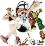  afterimage bike_shorts black_shorts brown_eyes brown_hair copyright_name domino_mask fangs full_body headphones highres holding holding_weapon ink_tank_(splatoon) inkling long_hair looking_at_viewer mask paint_splatter parted_lips pointy_ears print_shirt running shirt shoes shorts smile sneakers solo splatoon_(series) splatoon_1 splattershot_(splatoon) suction_bomb_(splatoon) t-shirt tentacle_hair weapon white_shirt yunekoko 