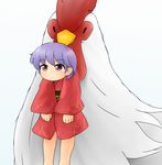  arms_at_sides bird blue_background chicken closed_mouth commentary_request expressionless japanese_clothes kimono lavender_hair lifting_person looking_away mouth_hold no_hat no_headwear obi purple_eyes rooster sash short_hair short_kimono solo sukuna_shinmyoumaru touhou yukimuro 