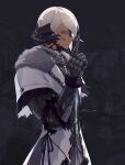  1boy absurdres armor au_ra black_sclera blue_eyes closed_mouth colored_sclera final_fantasy final_fantasy_xiv from_side gauntlets gg_dal highres horn_cover horns index_finger_raised looking_at_viewer looking_to_the_side male_focus monster_boy robe short_hair sideways_glance solo warrior_of_light_(ff14) white_hair white_robe 