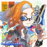  1boy blue_eyes closed_mouth grey_shirt inkling inkling_boy inkling_player_character kiwi_splatoon looking_at_viewer male_focus multicolored_background orange_hair pointy_ears print_shirt shirt short_hair short_ponytail smile solo splatana_wiper_(splatoon) splatoon_(series) splatoon_3 sword tentacle_hair thick_eyebrows weapon 