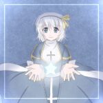  1girl alternate_color black_hairband blue_background blue_dress blue_eyes bow bow_hairband closed_mouth commentary_request cowboy_shot cross dated_commentary dress hair_bow hairband high_priest_(ragnarok_online) looking_at_viewer lowres ragnarok_online sharari smile solo star_(symbol) two-tone_dress white_dress white_hair yellow_bow 