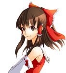  bare_shoulders bow brown_eyes brown_hair closed_mouth detached_sleeves from_side hair_bow hair_tubes hakurei_reimu high_ponytail kuro_(oden_no_sono) ponytail red_bow sidelocks solo touhou upper_body white_background 