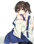  blush breasts brown_eyes brown_hair cleavage commentary_request gradient gradient_background highres kaga_(kantai_collection) kantai_collection large_breasts long_hair looking_at_viewer mouth_hold rinarisa side_ponytail solo thighhighs white_background 