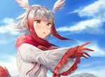  bangs bird_tail blue_sky blunt_bangs blush cloud day gloves hand_on_own_chest head_wings japanese_crested_ibis_(kemono_friends) kemono_friends long_sleeves looking_away medium_hair multicolored_hair ntk_(7t5) open_mouth outdoors outstretched_arm red_gloves shirt silver_hair sky solo two-tone_hair upper_body white_shirt yellow_eyes 