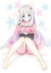  bangs barefoot blue_eyes bow commentary_request eromanga_sensei eyebrows_visible_through_hair frills hair_bow highres holding izumi_sagiri knees_together_feet_apart long_hair long_sleeves looking_at_viewer no_panties on_bed pajamas pink_bow silver_hair sitting solo star starry_background stylus tablet tareme thighs white_hair youta 