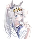  1girl ahoge animal_ears arm_behind_head arm_up blue_eyes from_side grey_hair ha_(hura76752775) hand_up highres horse_ears long_hair looking_at_viewer looking_to_the_side multicolored_hair oguri_cap_(umamusume) ponytail shirt short_sleeves simple_background solo two-tone_hair tying_hair umamusume white_background white_hair white_shirt 