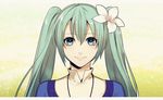  eyebrows_visible_through_hair flower green_eyes green_hair hair_flower hair_ornament hatsune_miku long_hair looking_at_viewer pink_flower shukufuku_no_messiah_to_ai_no_tou_(vocaloid) smile solo suzunosuke_(sagula) twintails upper_body very_long_hair vocaloid 
