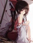  black_hair bow brown_hair detached_sleeves gohei hair_bow hair_tubes hakurei_reimu highres indoors long_hair looking_at_viewer ponytail red_bow red_eyes red_skirt red_string ribbon-trimmed_sleeves ribbon_trim sarashi shide sitting skirt sliding_doors solo string tatami touhou toyosaki_shu very_long_hair vest 