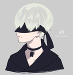  blindfold character_name closed_mouth copyright_name cropped_torso facing_away grey_background grey_hair highres looking_to_the_side male_focus mochizuki_kei nier_(series) nier_automata simple_background solo upper_body yorha_no._9_type_s 