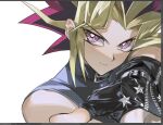  1boy black_gloves blonde_hair closed_mouth commentary_request fingerless_gloves gloves korean_commentary leather leather_gloves male_focus pink_hair purple_eyes sidelocks simple_background smile solo turtleneck upper_body uuu_ygo white_background yami_yugi yu-gi-oh! 
